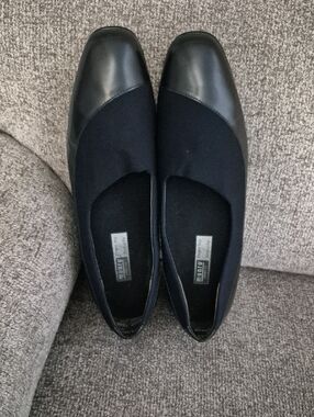 Womens Munro "Julia" Black Size 9.5